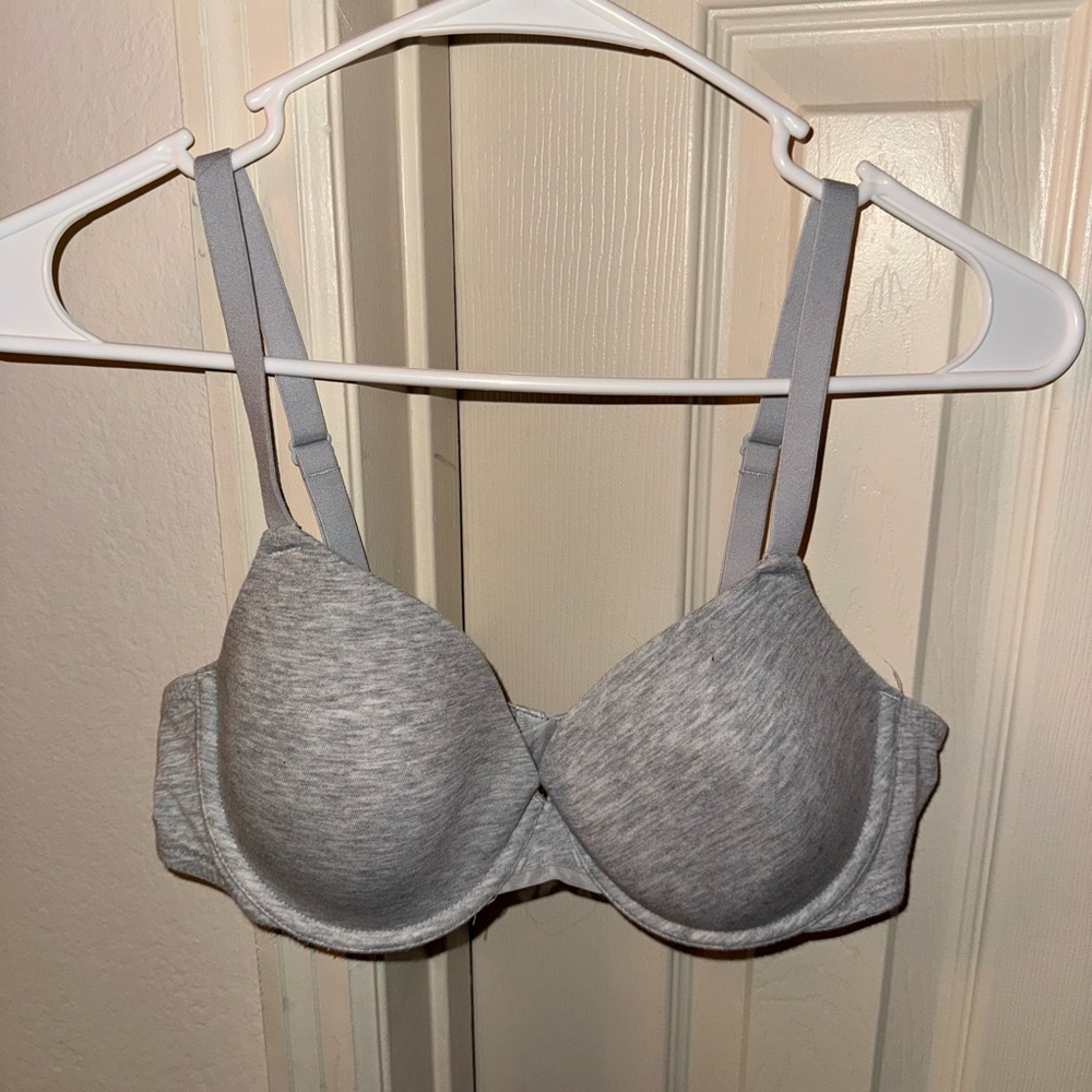 Auden Gray T-Shirt Bra with Molded Cups 36B worn only 2 times
